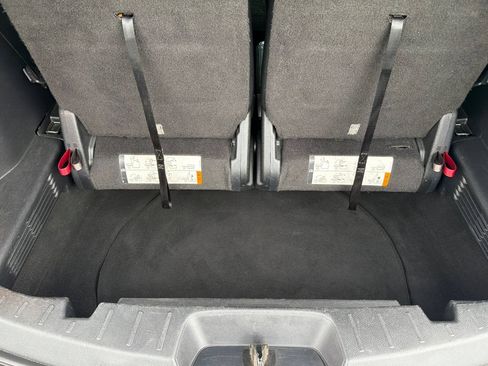 Used 2017 Ford Explorer XLT w/ Equipment Group 202A FWD image 16