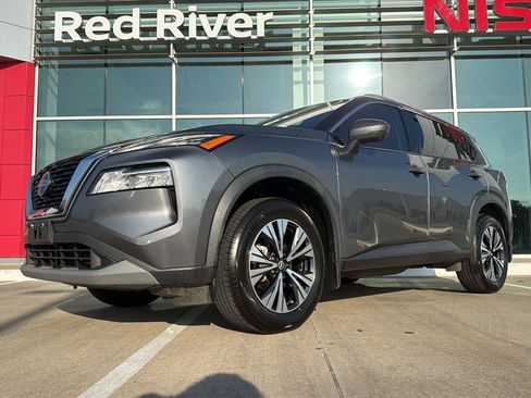 Used 2021 Nissan Rogue SV w/ Premium Package FWD image 2