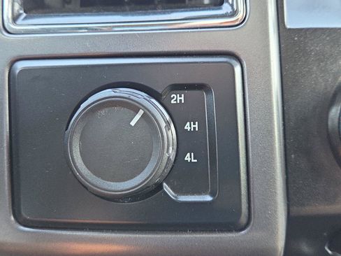 Used 2017 Ford F150 XLT w/ Equipment Group 302A Luxury AWD/4WD image 7