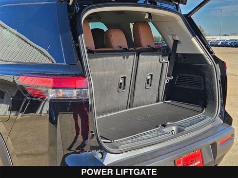 New 2026 Nissan Pathfinder Platinum image 30