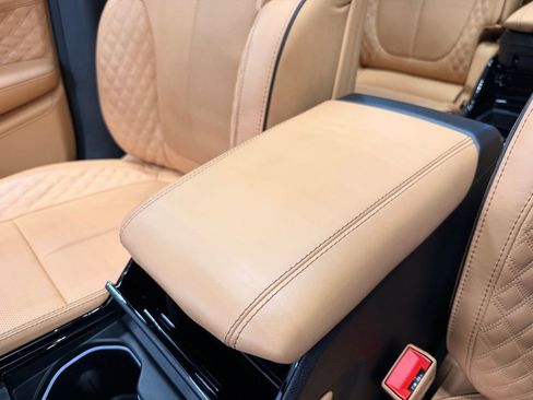 Used 2024 Jeep Grand Cherokee L Summit AWD/4WD image 44