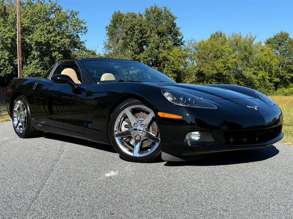 Used 2007 Chevrolet Corvette Coupe w/ Preferred Equipment Group RWD image 23