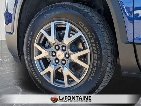 Used 2023 GMC Acadia SLE image 31