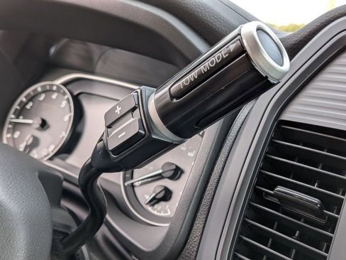 Certified 2024 Nissan Titan SV w/ SV Convenience Package image 24