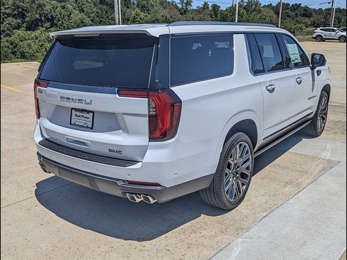 New 2026 GMC Yukon XL Denali Ultimate w/ LPO, Illumination Package AWD/4WD image 7