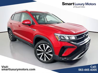 Used 2023 Volkswagen Taos SE w/ Panoramic Sunroof Package