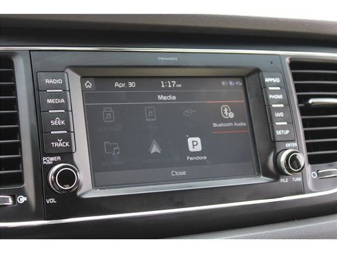Used 2017 Kia Sedona LX w/ LX Essentials Premium Package FWD image 21