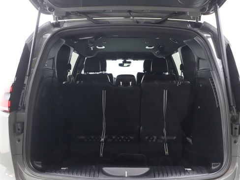 Used 2025 Chrysler Pacifica Select image 19