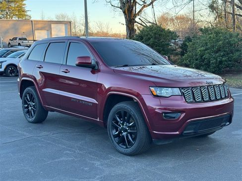 Used 2018 Jeep Grand Cherokee Altitude image 1