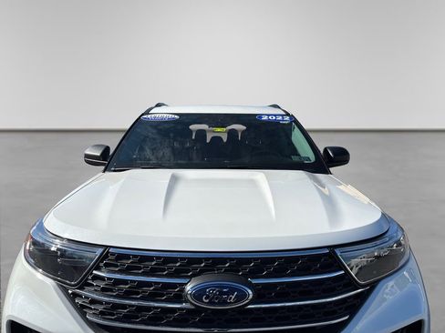 Used 2022 Ford Explorer XLT image 14