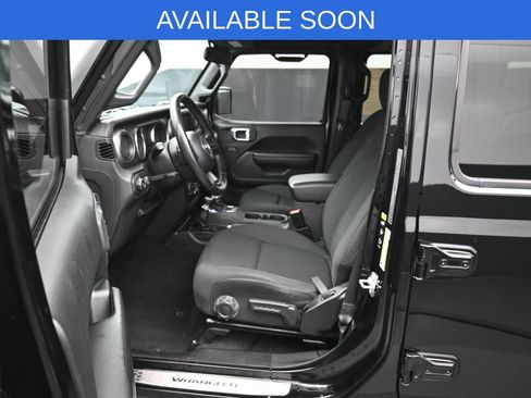 Used 2021 Jeep Wrangler Unlimited Sport AWD/4WD image 9