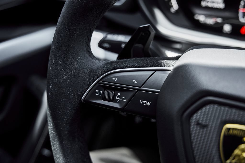 Used 2022 Lamborghini Urus AWD/4WD image 55