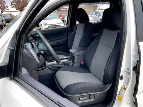 Used 2023 Toyota Tacoma TRD Sport image 7