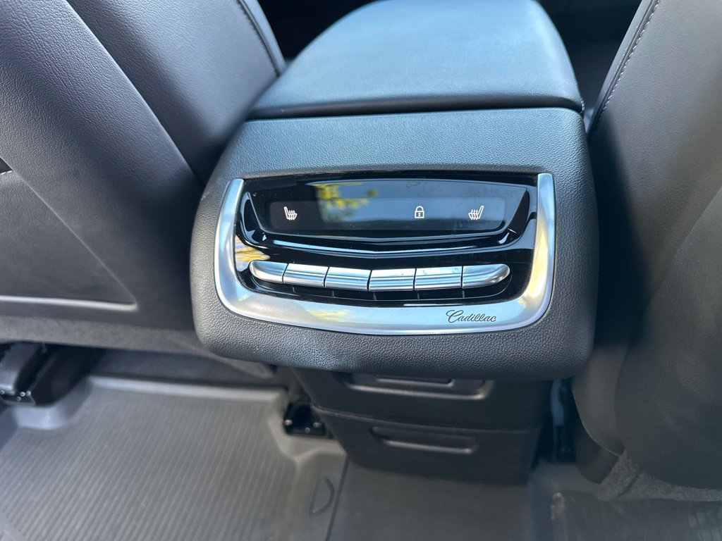 Used 2025 Cadillac XT6 Premium Luxury w/ LPO, Floor Liner Package AWD/4WD image 34