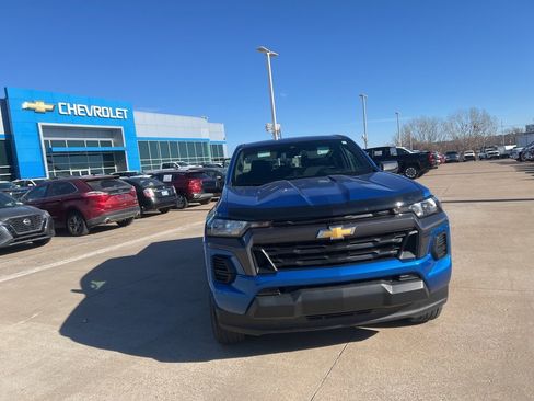 Used 2024 Chevrolet Colorado LT image 4