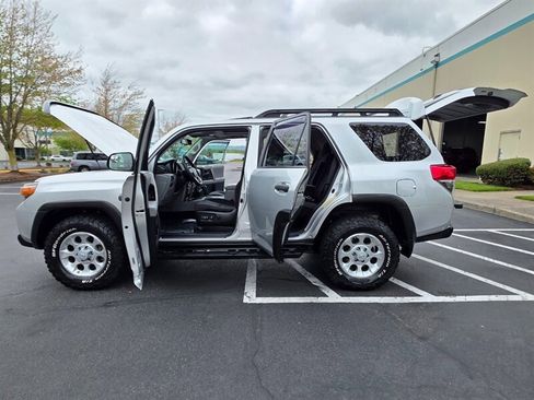 Used 2011 Toyota 4Runner Trail AWD/4WD image 21