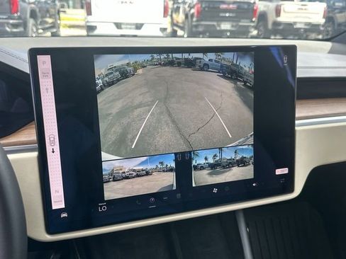 Used 2024 Tesla Model X image 15