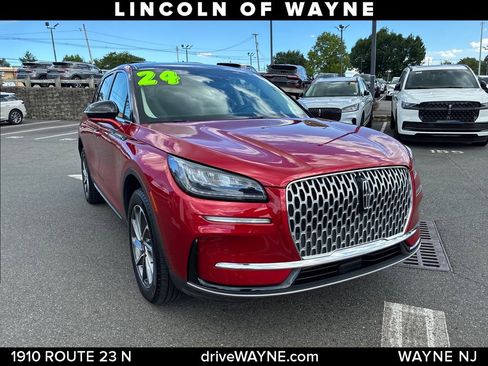 Used 2024 Lincoln Corsair AWD w/ Equipment Group 101A image 10