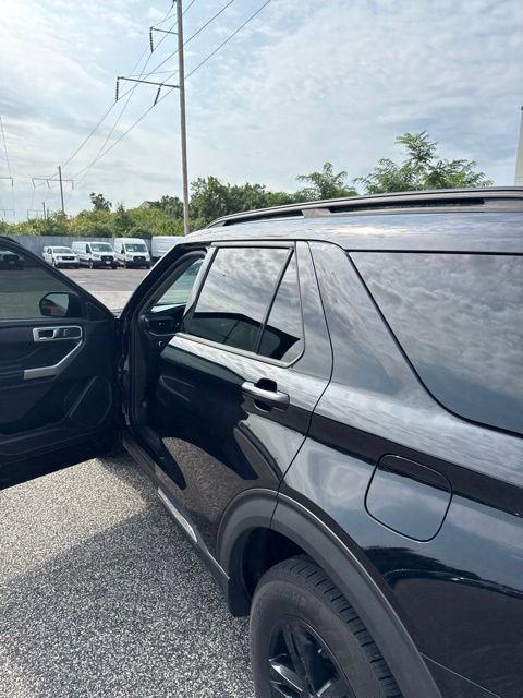 Used 2022 Ford Explorer XLT AWD/4WD image 25
