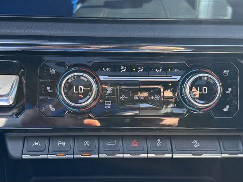 Used 2023 GMC Sierra 1500 AT4 w/ Technology Package image 26