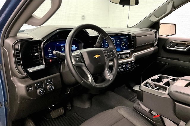 Used 2024 Chevrolet Silverado 1500 LT AWD/4WD image 17