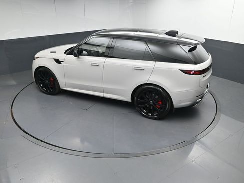 Used 2025 Land Rover Range Rover Sport Dynamic SE image 33