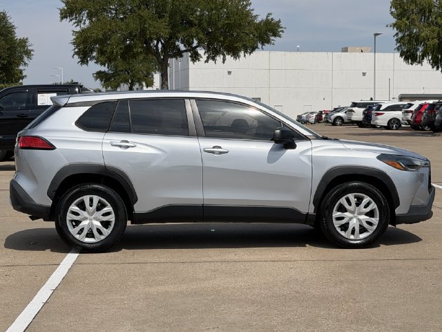 Used 2022 Toyota Corolla Cross L FWD image 3