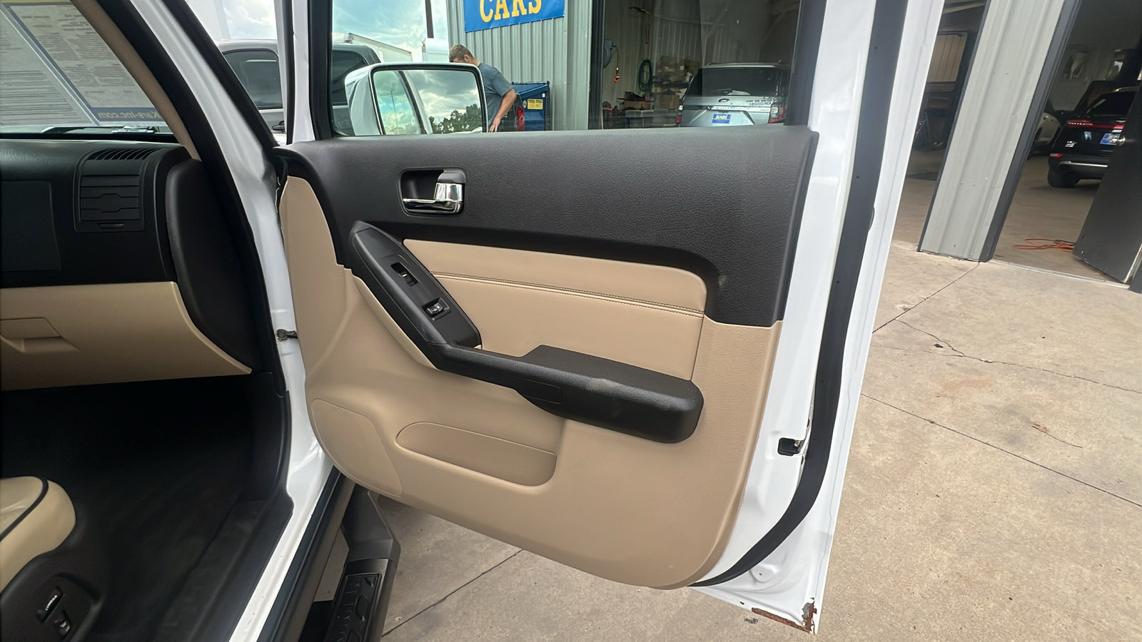 Used 2010 HUMMER H3T Luxury w/ Appearance Package AWD/4WD image 19