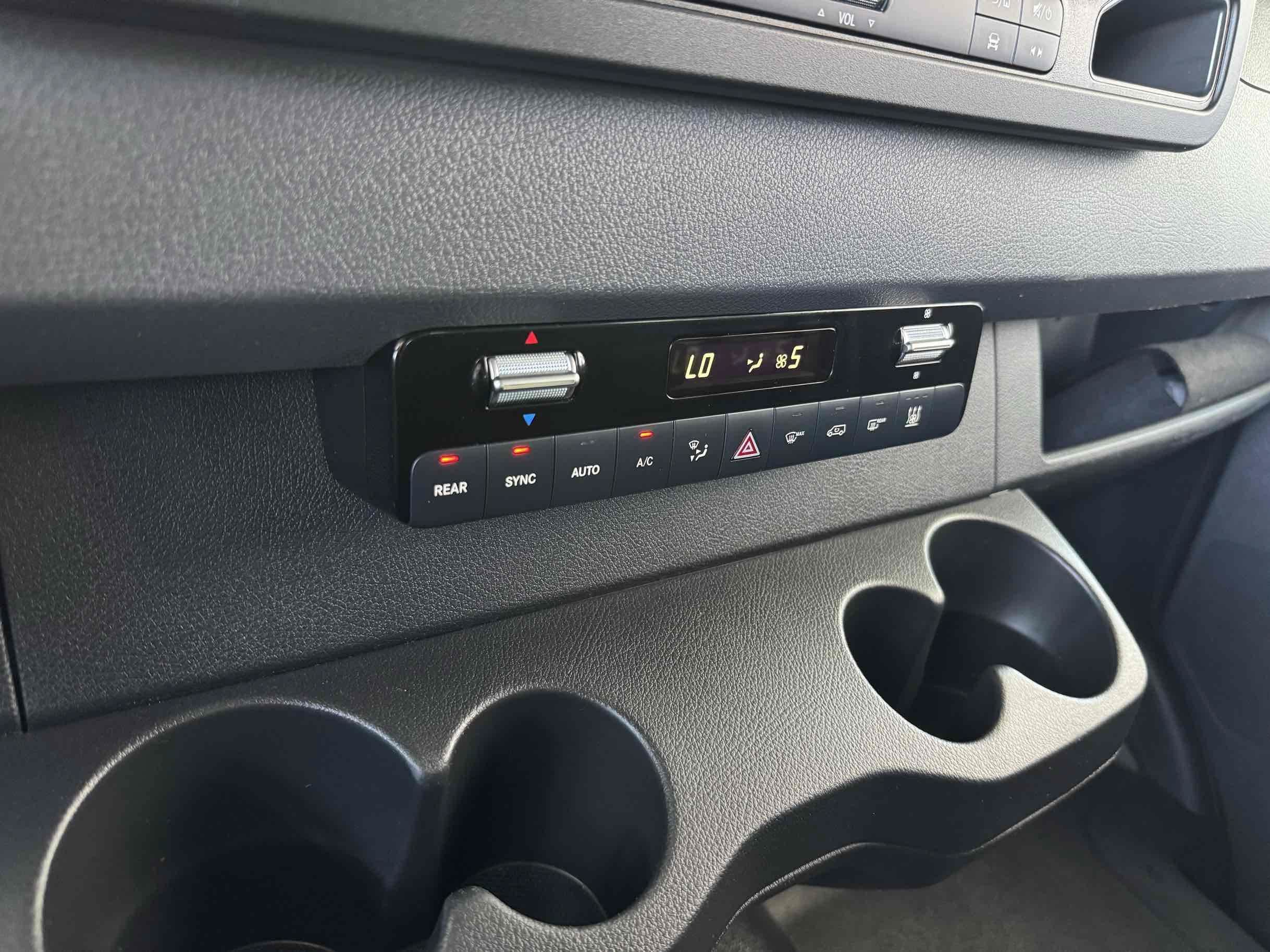 Used 2024 Mercedes-Benz Sprinter 2500 image 18