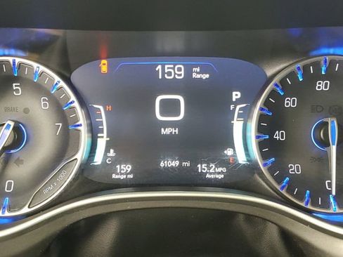 Used 2023 Chrysler Pacifica Touring-L image 25