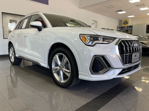 Used 2019 Audi Q3 2.0T Premium Plus w/ Premium Plus Package AWD/4WD image 7