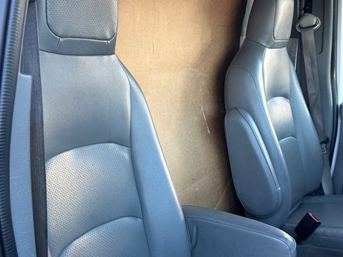 Used 2019 Ford E-350 and Econoline 350 Super Duty w/ Power Windows & Locks Group image 12