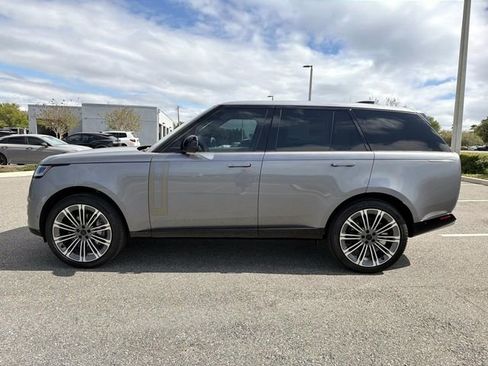New 2026 Land Rover Range Rover SE image 2