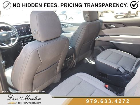 Used 2026 Chevrolet Traverse LT w/ Driver Confidence Package FWD image 10
