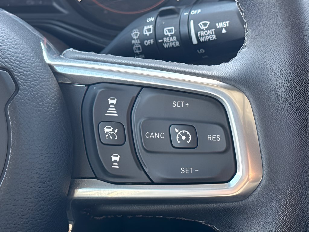 Used 2026 Jeep Wrangler Unlimited Sahara AWD/4WD image 15