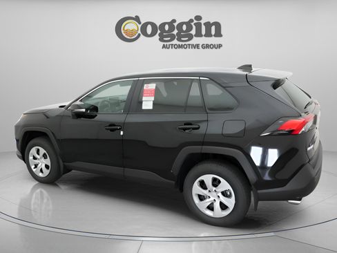 Certified 2025 Toyota RAV4 LE image 8