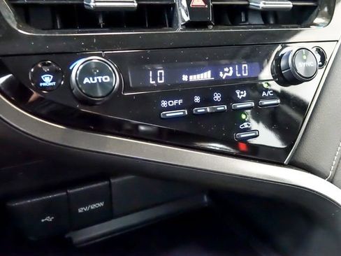 Used 2024 Toyota Camry LE FWD image 17