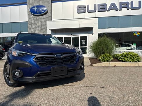 Used 2024 Subaru Crosstrek 2.0i Premium AWD/4WD image 3