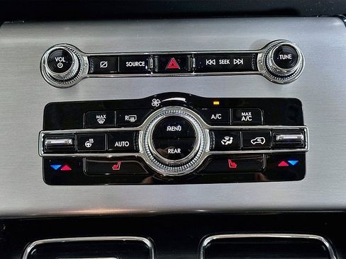 Used 2024 Lincoln Aviator AWD w/ Premium Package image 19