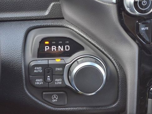 New 2026 RAM 1500 4x4 Crew Cab image 25