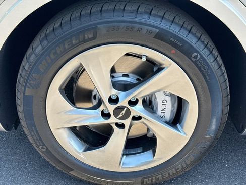 New 2026 Genesis GV70 2.5T Select AWD/4WD image 13