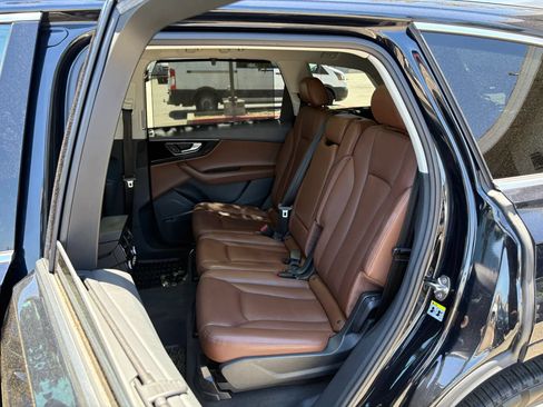 Used 2018 Audi Q7 3.0T Prestige w/ Prestige Package AWD/4WD image 12