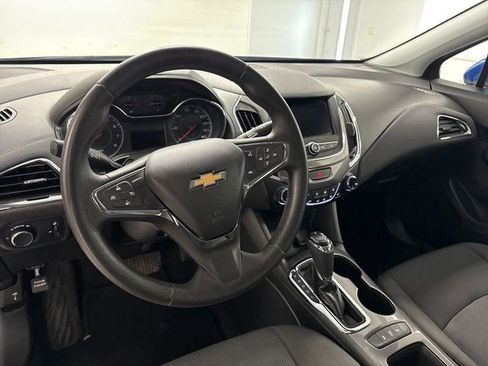 Used 2019 Chevrolet Cruze LT image 12
