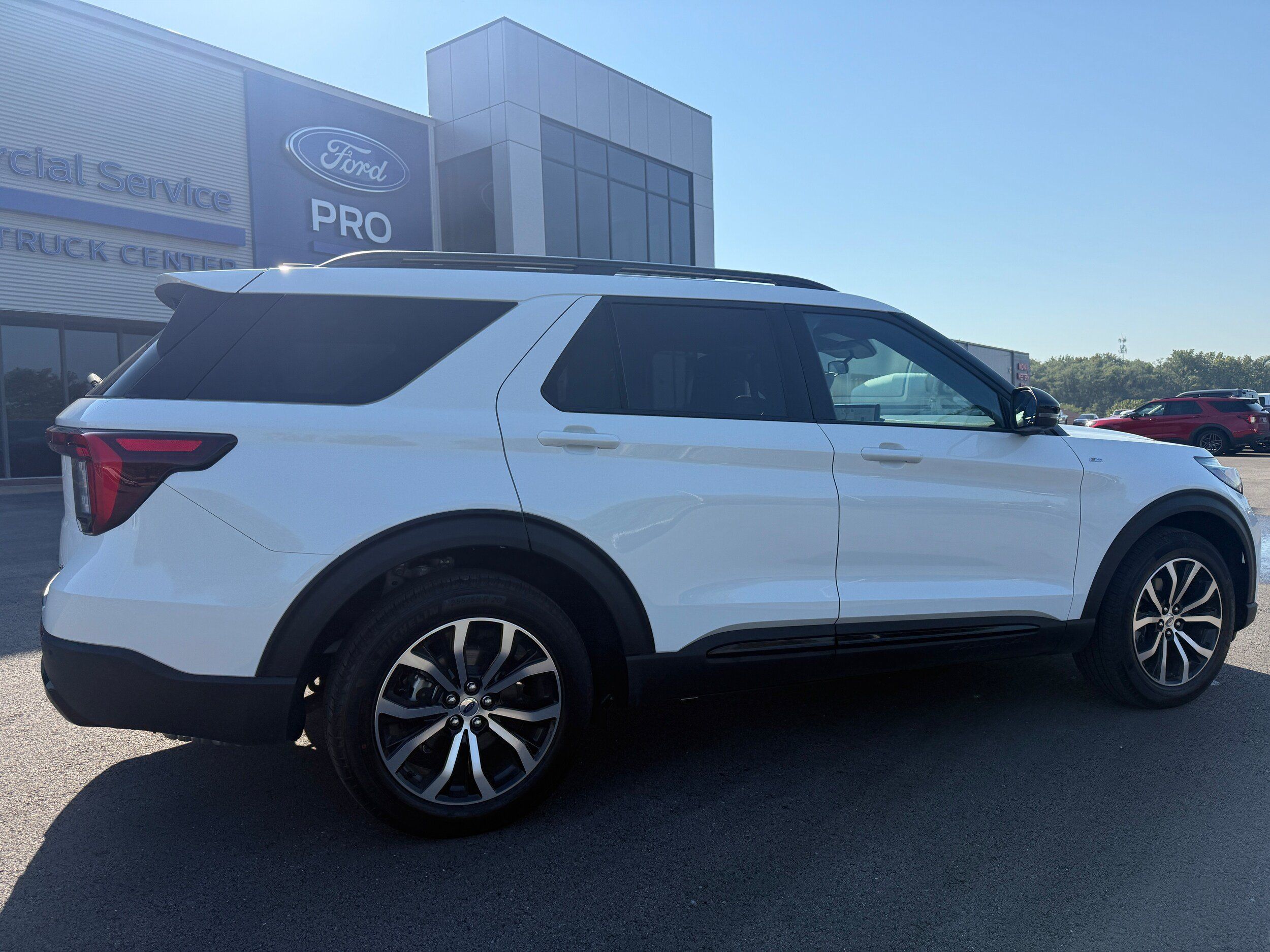 Used 2026 Ford Explorer ST-Line AWD/4WD image 8
