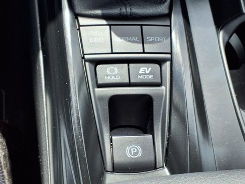 Certified 2025 Toyota Camry SE w/ Convenience Package image 13