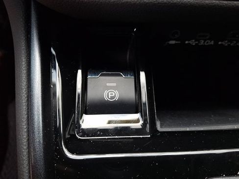 Certified 2025 Subaru Outback Wilderness AWD/4WD image 38