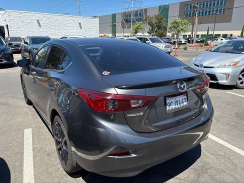 Used 2018 MAZDA MAZDA3 Touring FWD image 9