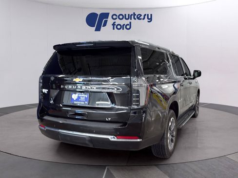 Used 2025 Chevrolet Suburban LT w/ Comfort Package AWD/4WD image 7