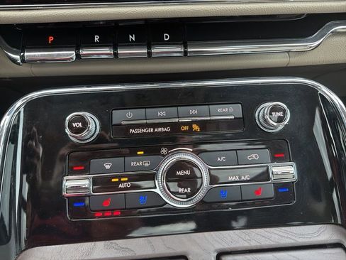 Used 2023 Lincoln Navigator L Reserve image 25