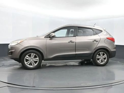 Used 2011 Hyundai Tucson GLS image 5